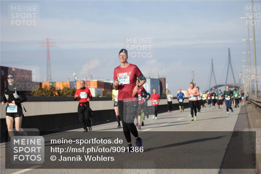 03.10.2025 - Köhlbrandbrückenlauf Jannik Wohlers http://msf.ph/oto/9091386 03.10.2025 10:10:59 Position 3 2536 meine-sportfotos.de