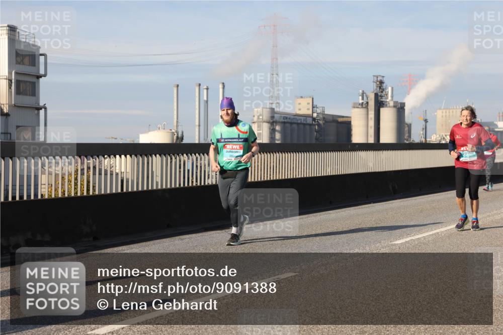 03.10.2025 - Köhlbrandbrückenlauf Lena Gebhardt http://msf.ph/oto/9091388 03.10.2025 10:07:56 Position 2 53, 2864 meine-sportfotos.de