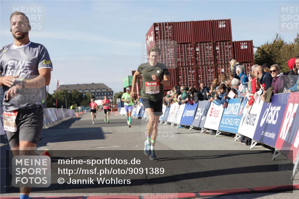 03.10.2025 - Köhlbrandbrückenlauf Jannik Wohlers http://msf.ph/oto/9091389 03.10.2025 12:53:57 Ziel 4030, 4088, 5947, 6002, 6085, 6422, 6817 meine-sportfotos.de