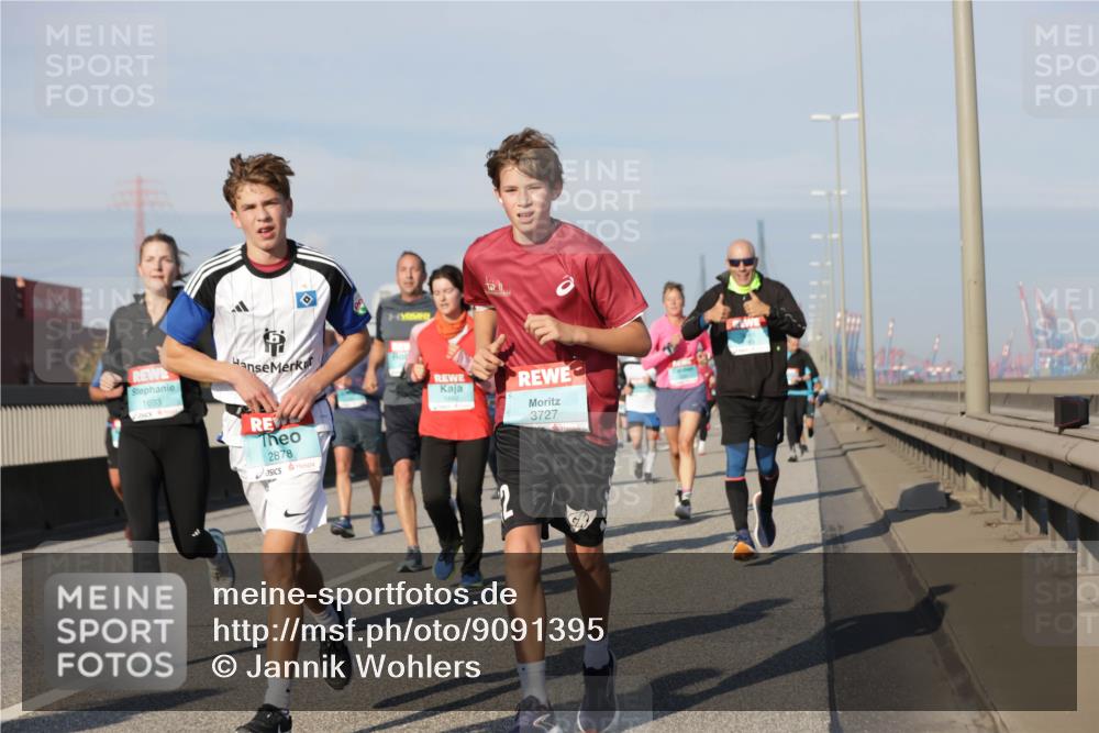 03.10.2025 - Köhlbrandbrückenlauf Jannik Wohlers http://msf.ph/oto/9091395 03.10.2025 09:59:26 Position 3 1693, 2878, 1480, 3727 meine-sportfotos.de
