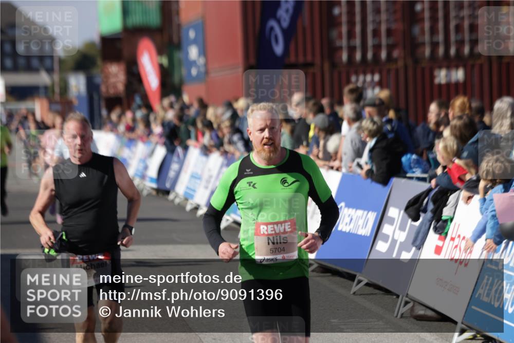03.10.2025 - Köhlbrandbrückenlauf Jannik Wohlers http://msf.ph/oto/9091396 03.10.2025 13:19:49 Ziel 4376, 4539, 4981, 5047, 5059, 5148, 5647, 5648, 5650, 5704, 5841, 5931, 5975, 6068, 6382, 6383, 6414, 6509, 6600, 6660, 6663, 6730 meine-sportfotos.de