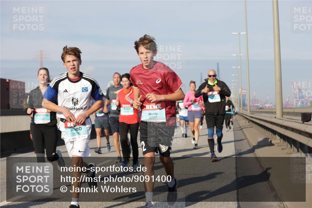 03.10.2025 - Köhlbrandbrückenlauf Jannik Wohlers http://msf.ph/oto/9091400 03.10.2025 09:59:26 Position 3 1693, 2878, 3727 meine-sportfotos.de