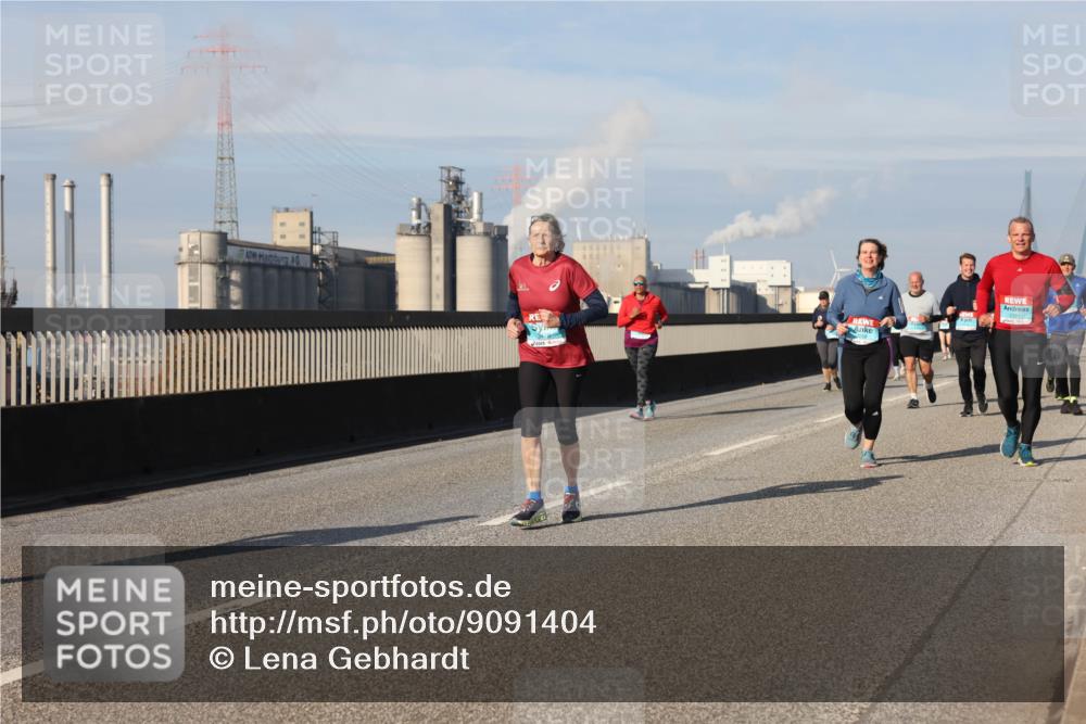 03.10.2025 - Köhlbrandbrückenlauf Lena Gebhardt http://msf.ph/oto/9091404 03.10.2025 10:07:57 Position 2  meine-sportfotos.de