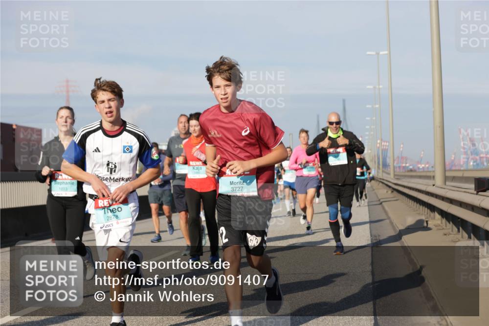03.10.2025 - Köhlbrandbrückenlauf Jannik Wohlers http://msf.ph/oto/9091407 03.10.2025 09:59:26 Position 3 1693, 2878, 3727 meine-sportfotos.de