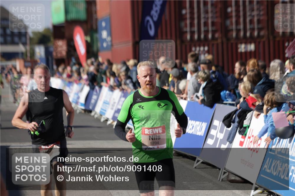 03.10.2025 - Köhlbrandbrückenlauf Jannik Wohlers http://msf.ph/oto/9091408 03.10.2025 13:19:49 Ziel 4376, 4539, 4981, 5047, 5059, 5148, 5647, 5648, 5650, 5704, 5841, 5931, 5975, 6068, 6382, 6383, 6414, 6509, 6600, 6660, 6663, 6730 meine-sportfotos.de