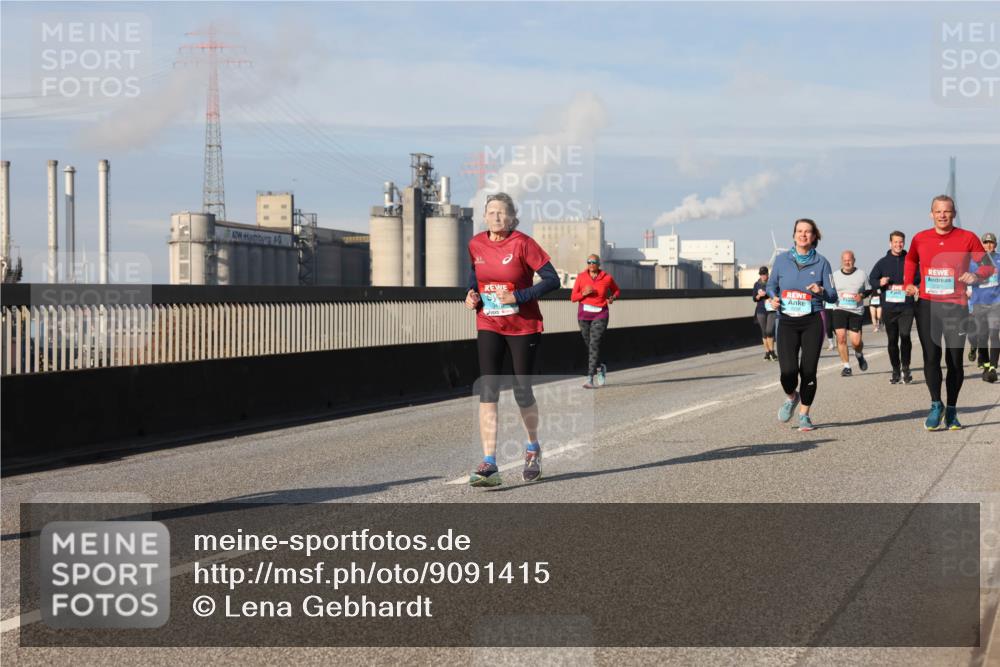 03.10.2025 - Köhlbrandbrückenlauf Lena Gebhardt http://msf.ph/oto/9091415 03.10.2025 10:07:57 Position 2 2321 meine-sportfotos.de