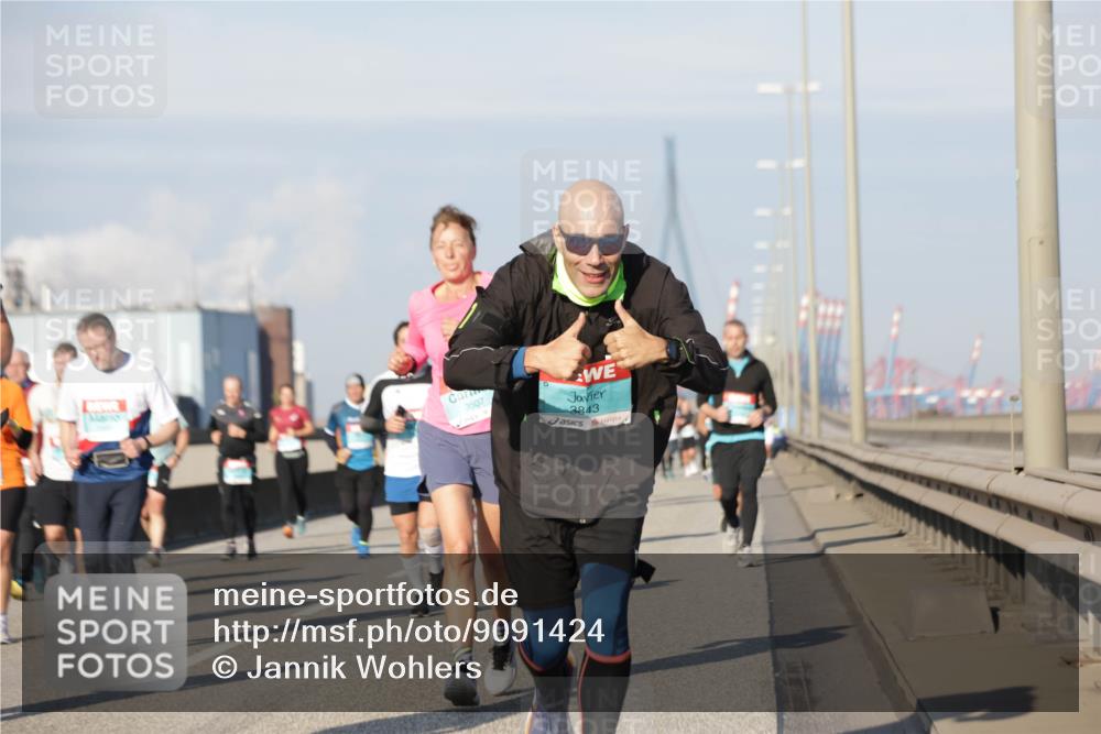 03.10.2025 - Köhlbrandbrückenlauf Jannik Wohlers http://msf.ph/oto/9091424 03.10.2025 09:59:27 Position 3 3507, 3843 meine-sportfotos.de