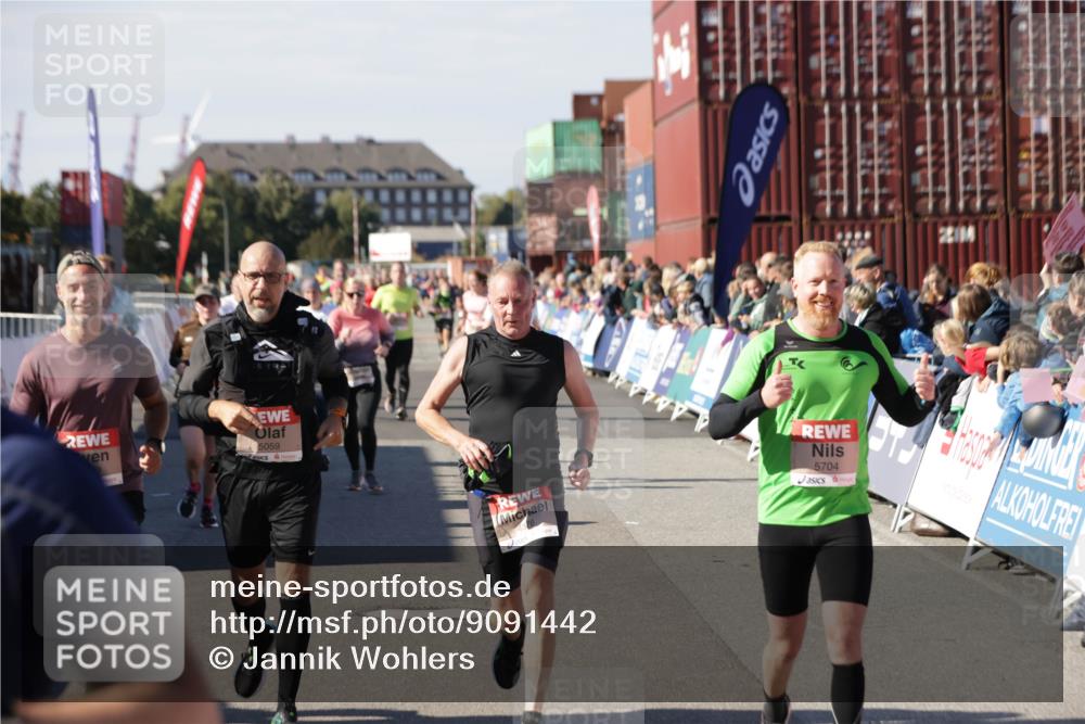 03.10.2025 - Köhlbrandbrückenlauf Jannik Wohlers http://msf.ph/oto/9091442 03.10.2025 13:19:50 Ziel 4376, 4539, 4981, 5047, 5059, 5148, 5647, 5648, 5650, 5704, 5841, 5931, 5975, 6068, 6382, 6383, 6414, 6509, 6567, 6568, 6600, 6660, 6663, 6730 meine-sportfotos.de