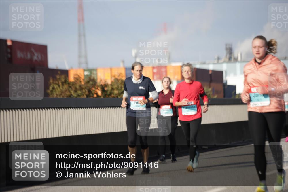 03.10.2025 - Köhlbrandbrückenlauf Jannik Wohlers http://msf.ph/oto/9091446 03.10.2025 10:11:05 Position 3 3142 meine-sportfotos.de