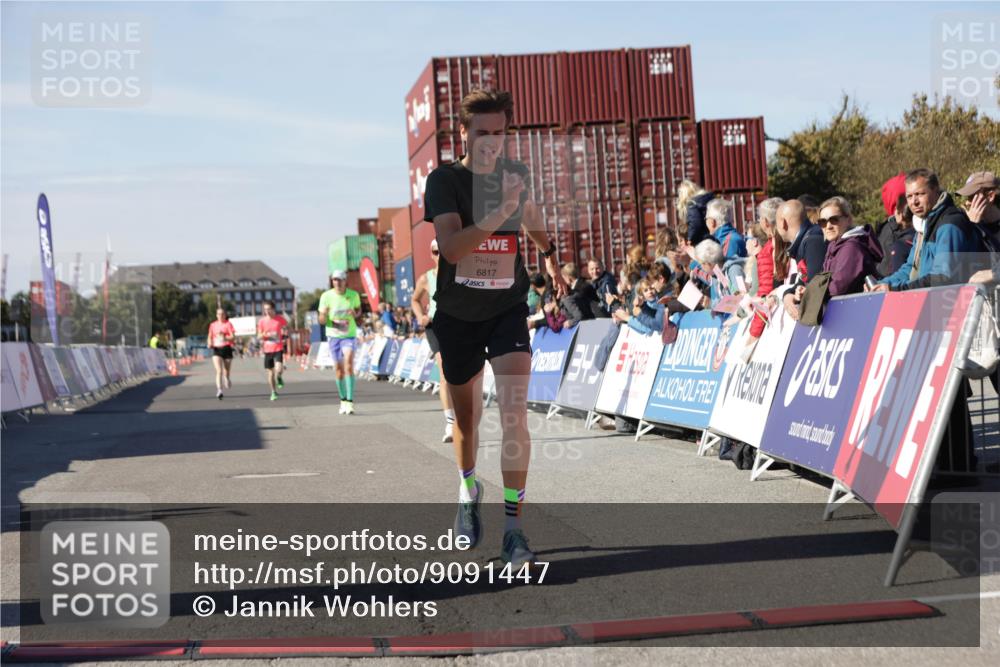 03.10.2025 - Köhlbrandbrückenlauf Jannik Wohlers http://msf.ph/oto/9091447 03.10.2025 12:53:58 Ziel 4030, 4088, 5710, 5947, 6002, 6422, 6817 meine-sportfotos.de