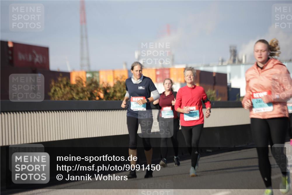03.10.2025 - Köhlbrandbrückenlauf Jannik Wohlers http://msf.ph/oto/9091450 03.10.2025 10:11:05 Position 3 3142 meine-sportfotos.de