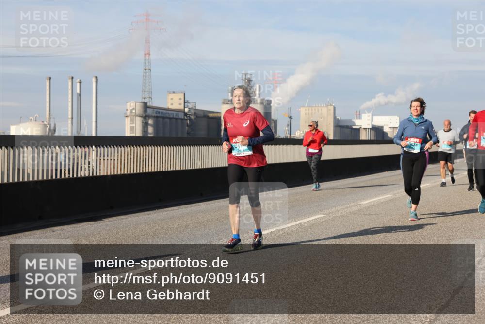 03.10.2025 - Köhlbrandbrückenlauf Lena Gebhardt http://msf.ph/oto/9091451 03.10.2025 10:07:58 Position 2  meine-sportfotos.de