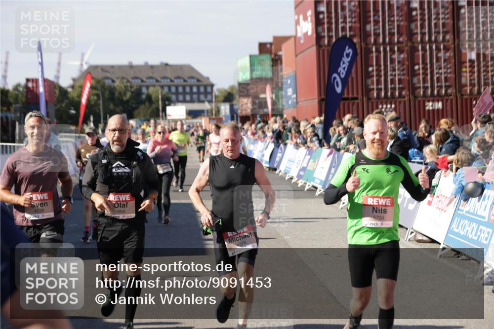 03.10.2025 - Köhlbrandbrückenlauf Jannik Wohlers http://msf.ph/oto/9091453 03.10.2025 13:19:50 Ziel 4376, 4539, 4981, 5047, 5059, 5148, 5647, 5648, 5650, 5704, 5841, 5931, 5975, 6068, 6382, 6383, 6414, 6509, 6567, 6568, 6600, 6660, 6663, 6730 meine-sportfotos.de