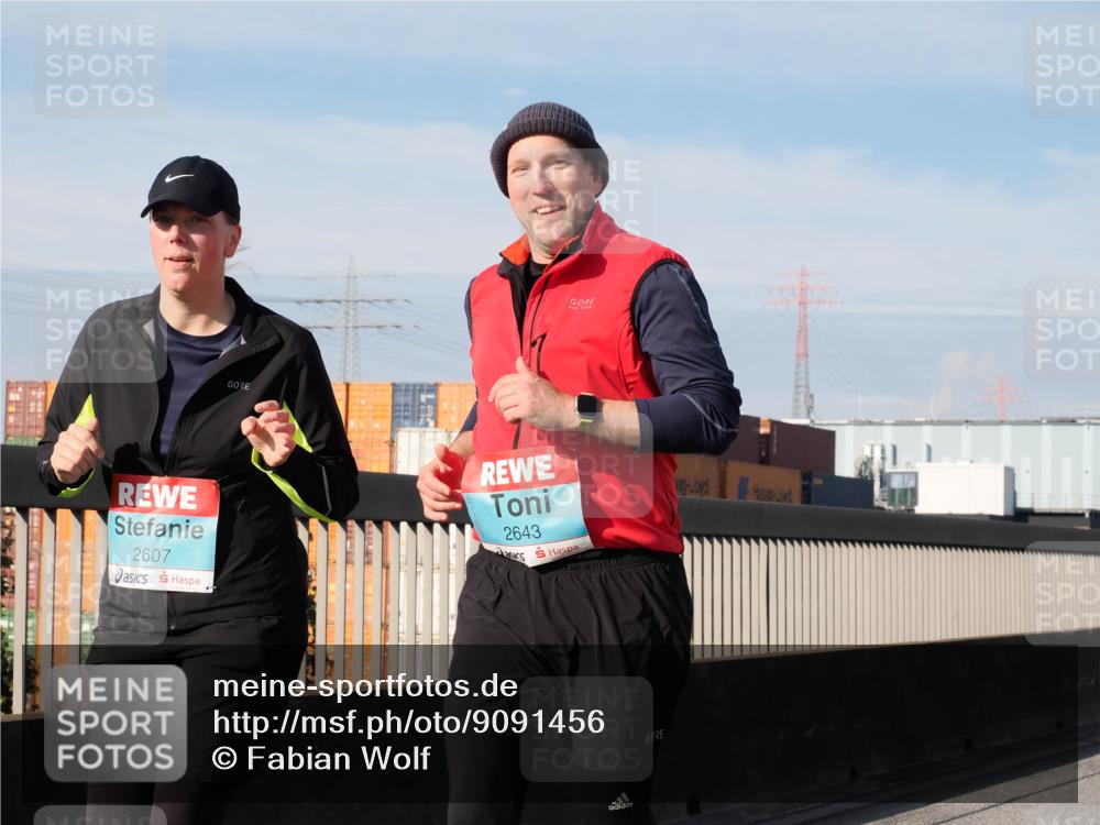03.10.2025 - Köhlbrandbrückenlauf Fabian Wolf http://msf.ph/oto/9091456 03.10.2025 10:27:04 Position 3 2607, 2643 meine-sportfotos.de