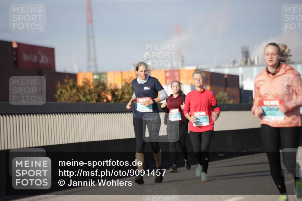 03.10.2025 - Köhlbrandbrückenlauf Jannik Wohlers http://msf.ph/oto/9091457 03.10.2025 10:11:05 Position 3 3142 meine-sportfotos.de