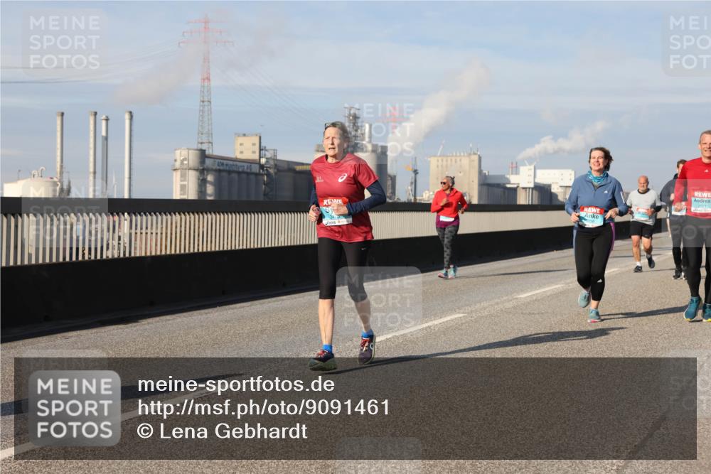 03.10.2025 - Köhlbrandbrückenlauf Lena Gebhardt http://msf.ph/oto/9091461 03.10.2025 10:07:58 Position 2  meine-sportfotos.de