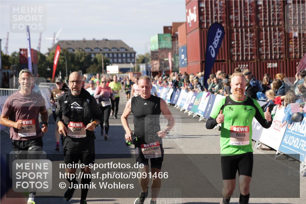03.10.2025 - Köhlbrandbrückenlauf Jannik Wohlers http://msf.ph/oto/9091466 03.10.2025 13:19:50 Ziel 4376, 4539, 4981, 5047, 5059, 5148, 5647, 5648, 5650, 5704, 5841, 5931, 5975, 6068, 6382, 6383, 6414, 6509, 6567, 6568, 6600, 6660, 6663, 6730 meine-sportfotos.de