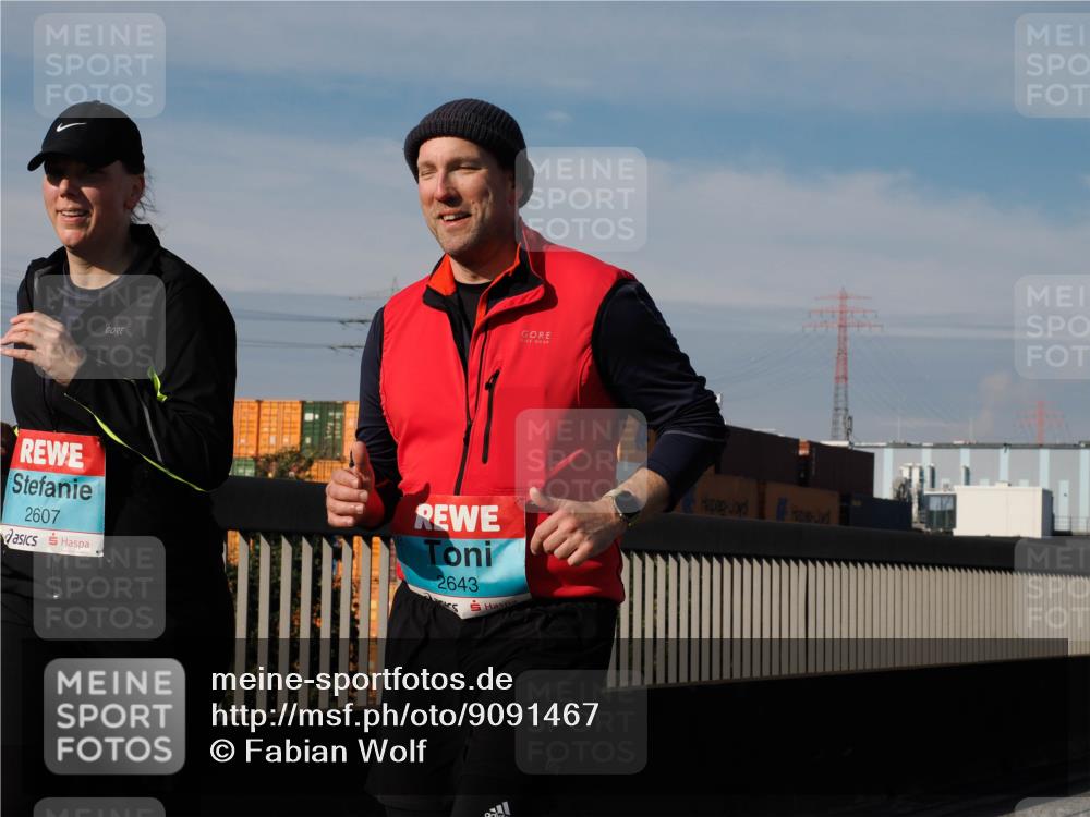 03.10.2025 - Köhlbrandbrückenlauf Fabian Wolf http://msf.ph/oto/9091467 03.10.2025 10:27:04 Position 3 2607, 2643 meine-sportfotos.de