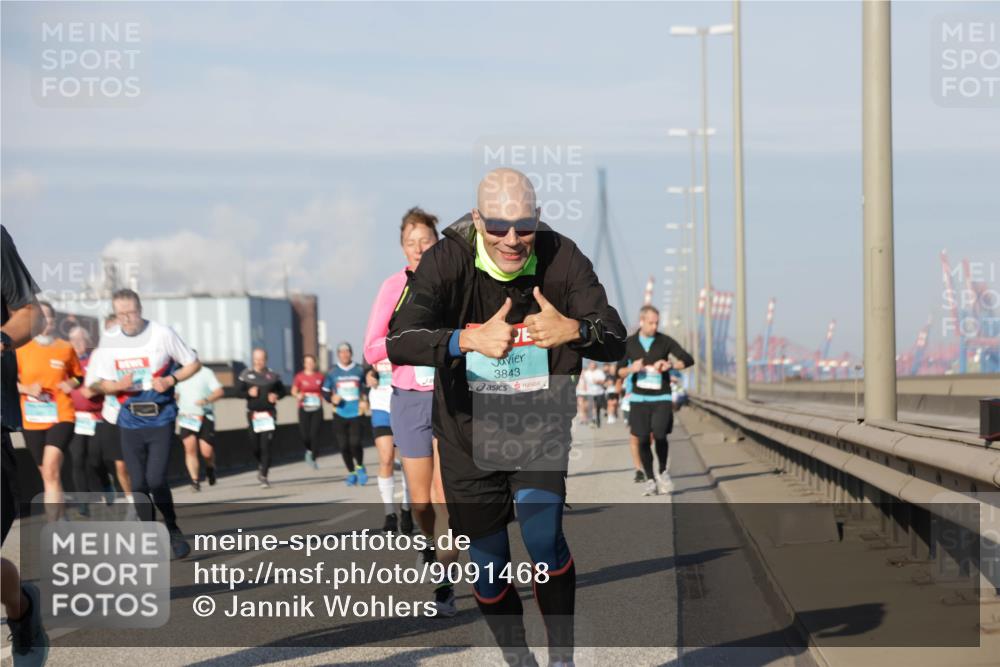 03.10.2025 - Köhlbrandbrückenlauf Jannik Wohlers http://msf.ph/oto/9091468 03.10.2025 09:59:28 Position 3 3843 meine-sportfotos.de