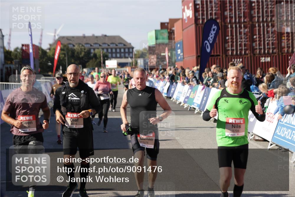 03.10.2025 - Köhlbrandbrückenlauf Jannik Wohlers http://msf.ph/oto/9091476 03.10.2025 13:19:50 Ziel 4376, 4539, 4981, 5047, 5059, 5148, 5647, 5648, 5650, 5704, 5841, 5931, 5975, 6068, 6382, 6383, 6414, 6509, 6567, 6568, 6600, 6660, 6663, 6730 meine-sportfotos.de