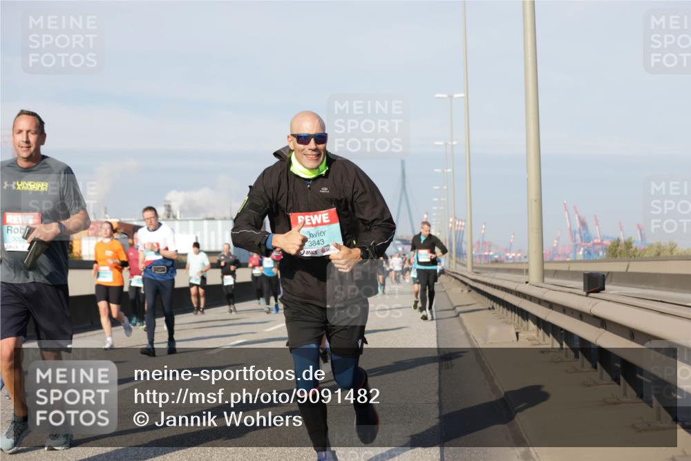 03.10.2025 - Köhlbrandbrückenlauf Jannik Wohlers http://msf.ph/oto/9091482 03.10.2025 09:59:28 Position 3 306, 3843 meine-sportfotos.de