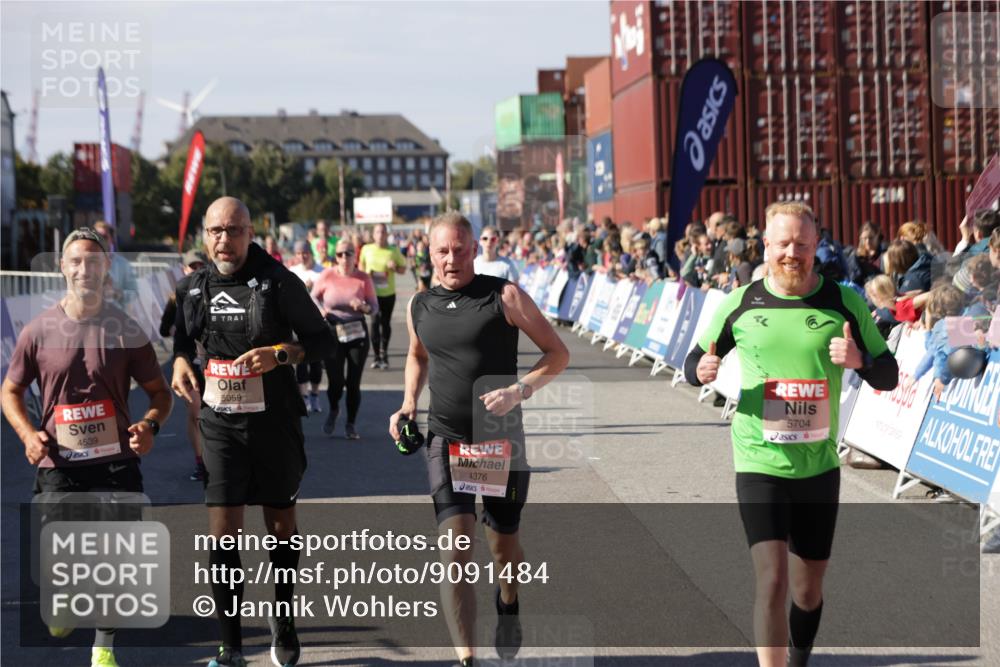 03.10.2025 - Köhlbrandbrückenlauf Jannik Wohlers http://msf.ph/oto/9091484 03.10.2025 13:19:50 Ziel 4376, 4539, 4981, 5047, 5059, 5148, 5647, 5648, 5650, 5704, 5841, 5931, 5975, 6068, 6382, 6383, 6414, 6509, 6567, 6568, 6600, 6660, 6663, 6730 meine-sportfotos.de