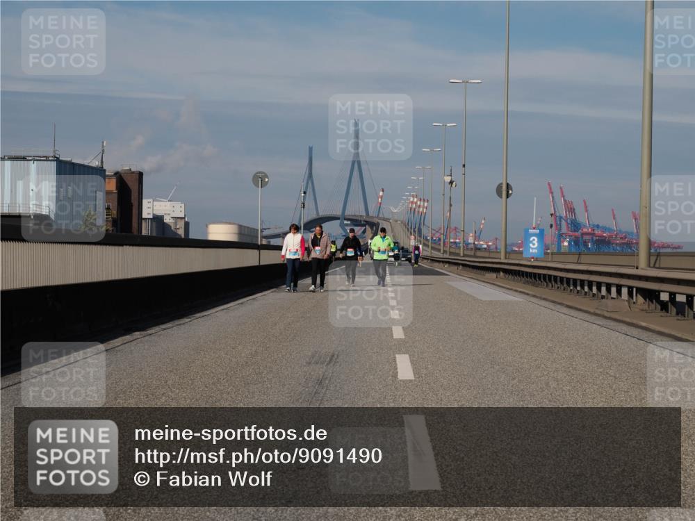 03.10.2025 - Köhlbrandbrückenlauf Fabian Wolf http://msf.ph/oto/9091490 03.10.2025 10:27:33 Position 3  meine-sportfotos.de