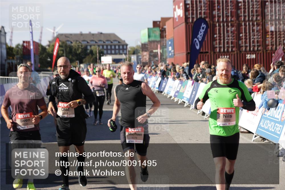 03.10.2025 - Köhlbrandbrückenlauf Jannik Wohlers http://msf.ph/oto/9091495 03.10.2025 13:19:50 Ziel 4376, 4539, 4981, 5047, 5059, 5148, 5647, 5648, 5650, 5704, 5841, 5931, 5975, 6068, 6382, 6383, 6414, 6509, 6567, 6568, 6600, 6660, 6663, 6730 meine-sportfotos.de
