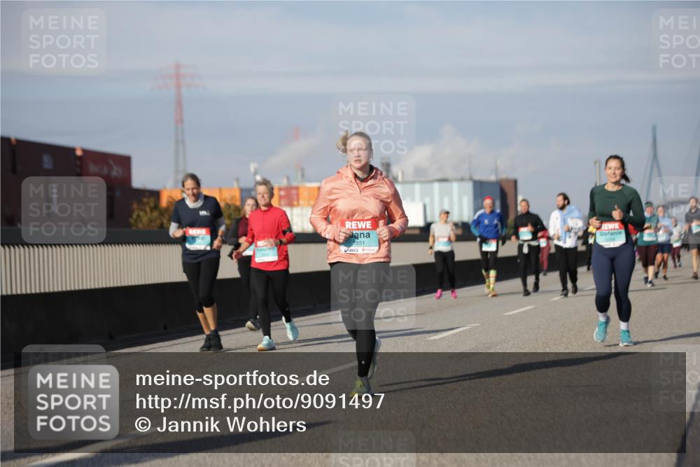 03.10.2025 - Köhlbrandbrückenlauf Jannik Wohlers http://msf.ph/oto/9091497 03.10.2025 10:11:06 Position 3 1851 meine-sportfotos.de