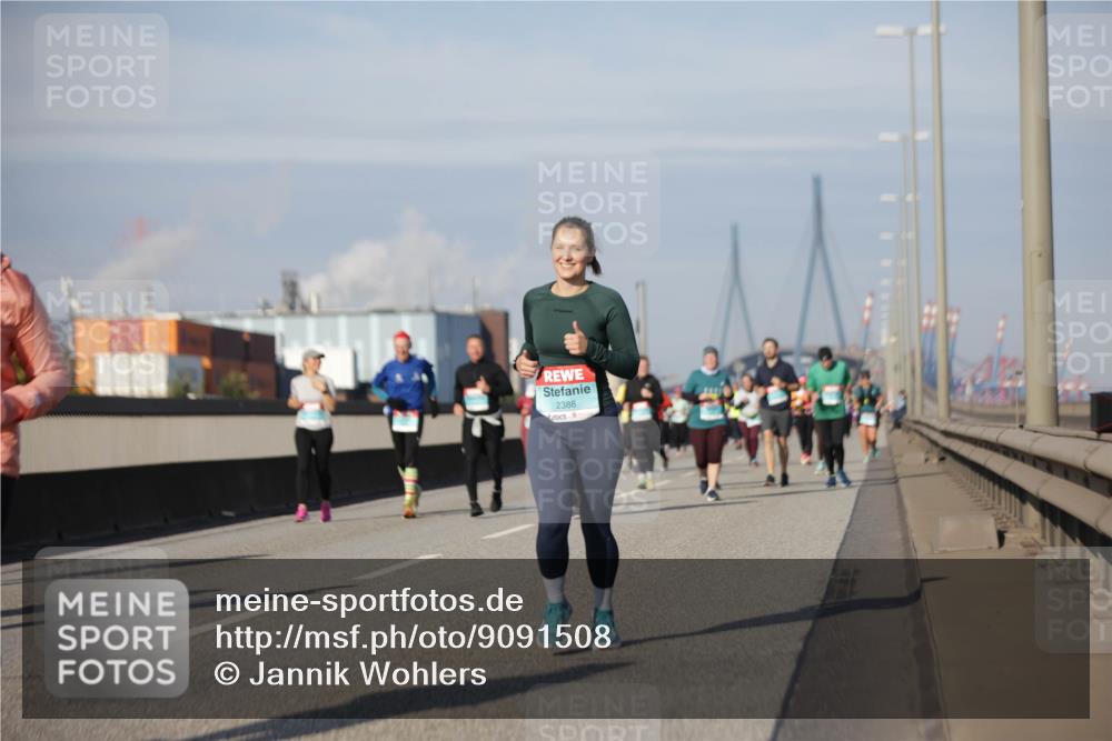 03.10.2025 - Köhlbrandbrückenlauf Jannik Wohlers http://msf.ph/oto/9091508 03.10.2025 10:11:08 Position 3 2388 meine-sportfotos.de