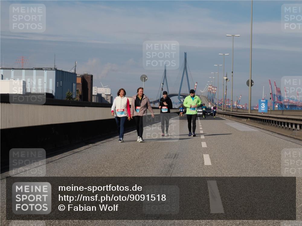 03.10.2025 - Köhlbrandbrückenlauf Fabian Wolf http://msf.ph/oto/9091518 03.10.2025 10:27:44 Position 3 3 meine-sportfotos.de