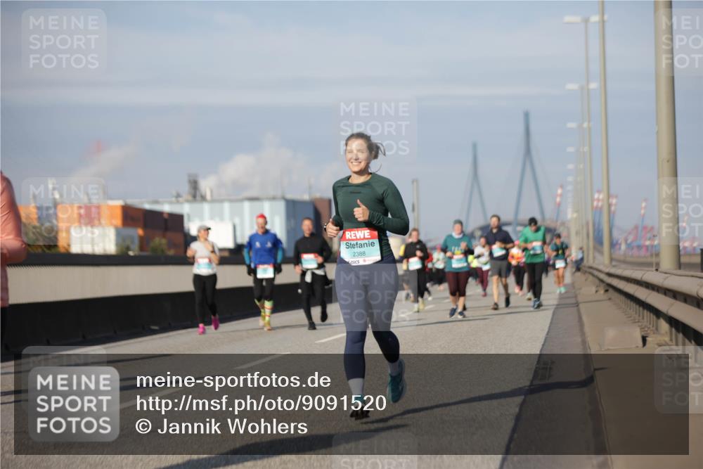 03.10.2025 - Köhlbrandbrückenlauf Jannik Wohlers http://msf.ph/oto/9091520 03.10.2025 10:11:08 Position 3 2388 meine-sportfotos.de