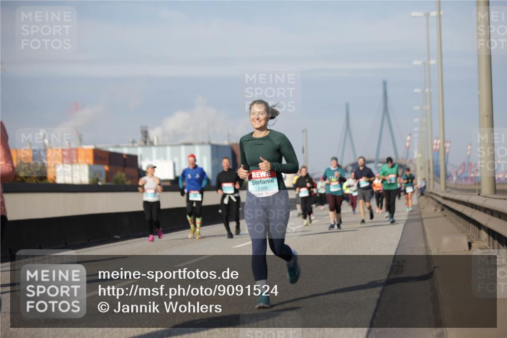 03.10.2025 - Köhlbrandbrückenlauf Jannik Wohlers http://msf.ph/oto/9091524 03.10.2025 10:11:08 Position 3 2388 meine-sportfotos.de