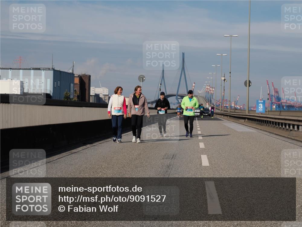 03.10.2025 - Köhlbrandbrückenlauf Fabian Wolf http://msf.ph/oto/9091527 03.10.2025 10:27:44 Position 3 3 meine-sportfotos.de