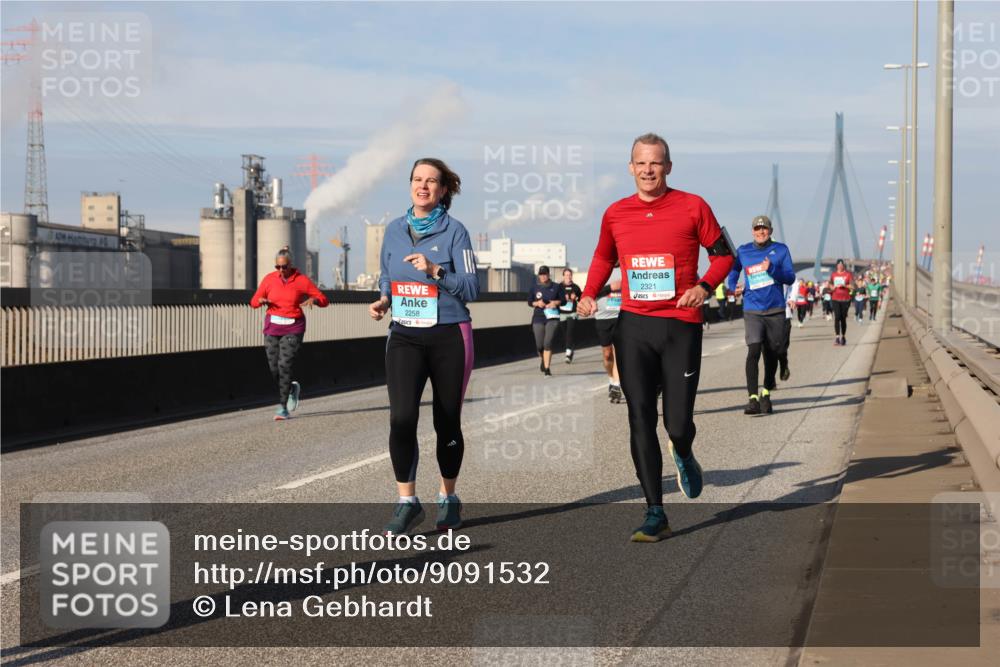 03.10.2025 - Köhlbrandbrückenlauf Lena Gebhardt http://msf.ph/oto/9091532 03.10.2025 10:08:00 Position 2 2258, 2321 meine-sportfotos.de