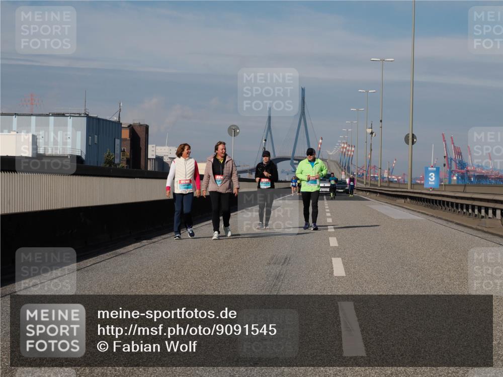 03.10.2025 - Köhlbrandbrückenlauf Fabian Wolf http://msf.ph/oto/9091545 03.10.2025 10:27:45 Position 3 3 meine-sportfotos.de