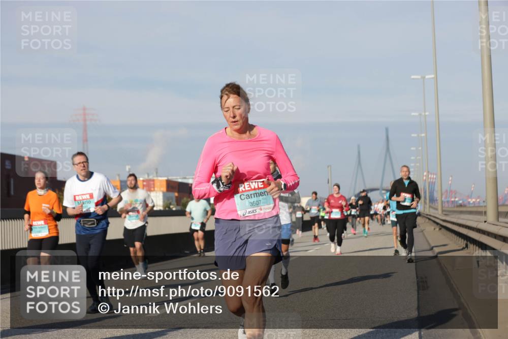 03.10.2025 - Köhlbrandbrückenlauf Jannik Wohlers http://msf.ph/oto/9091562 03.10.2025 09:59:30 Position 3 3507 meine-sportfotos.de