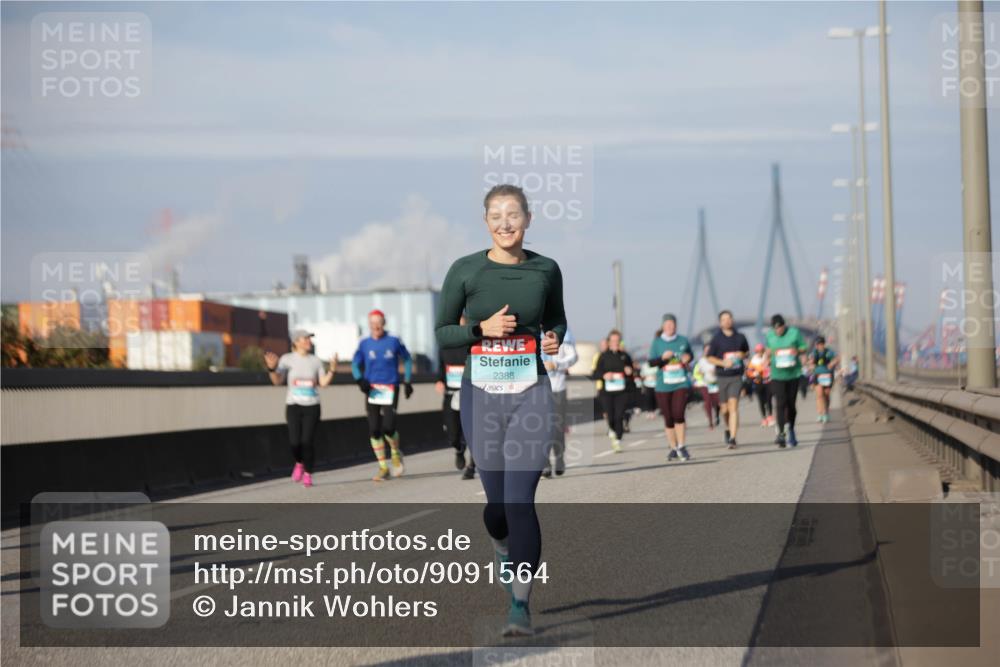 03.10.2025 - Köhlbrandbrückenlauf Jannik Wohlers http://msf.ph/oto/9091564 03.10.2025 10:11:08 Position 3 2388 meine-sportfotos.de