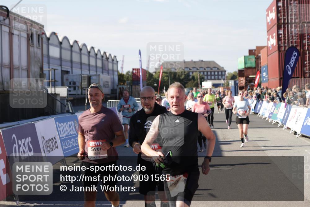 03.10.2025 - Köhlbrandbrückenlauf Jannik Wohlers http://msf.ph/oto/9091565 03.10.2025 13:19:51 Ziel 4376, 4539, 4981, 5047, 5059, 5148, 5647, 5648, 5650, 5656, 5657, 5704, 5841, 5931, 6068, 6414, 6509, 6567, 6568, 6660, 6663, 6730 meine-sportfotos.de