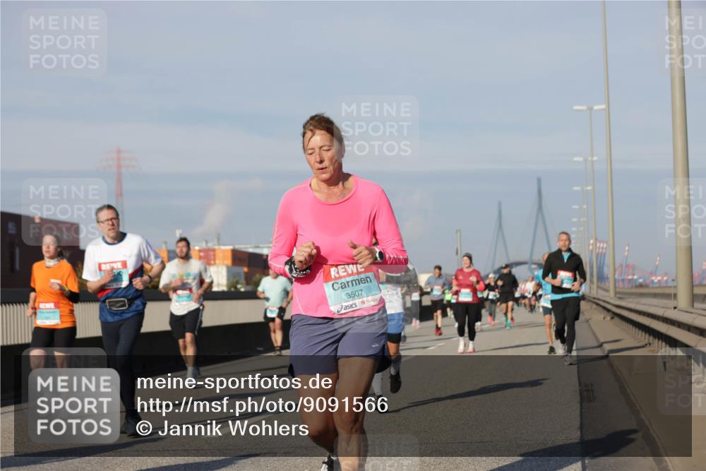 03.10.2025 - Köhlbrandbrückenlauf Jannik Wohlers http://msf.ph/oto/9091566 03.10.2025 09:59:30 Position 3 3507 meine-sportfotos.de