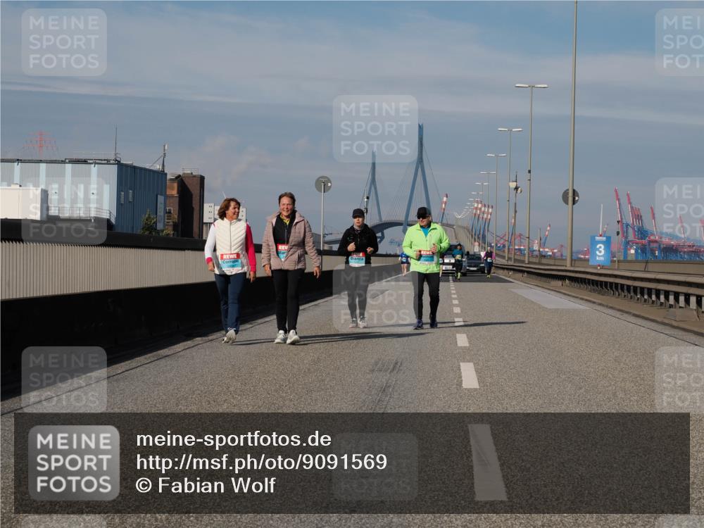 03.10.2025 - Köhlbrandbrückenlauf Fabian Wolf http://msf.ph/oto/9091569 03.10.2025 10:27:46 Position 3  meine-sportfotos.de