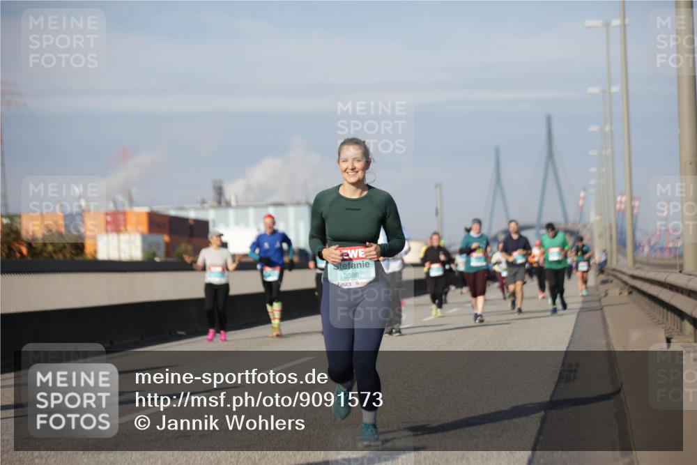 03.10.2025 - Köhlbrandbrückenlauf Jannik Wohlers http://msf.ph/oto/9091573 03.10.2025 10:11:08 Position 3 2388 meine-sportfotos.de