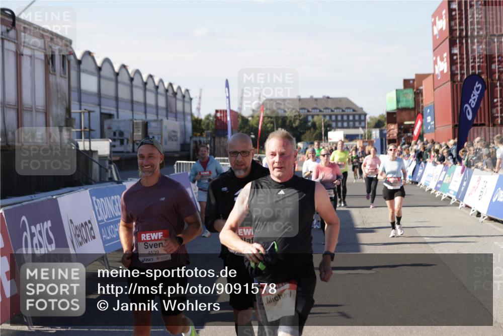03.10.2025 - Köhlbrandbrückenlauf Jannik Wohlers http://msf.ph/oto/9091578 03.10.2025 13:19:51 Ziel 4376, 4539, 4981, 5047, 5059, 5148, 5647, 5648, 5650, 5656, 5657, 5704, 5841, 5931, 6068, 6414, 6509, 6567, 6568, 6660, 6663, 6730 meine-sportfotos.de