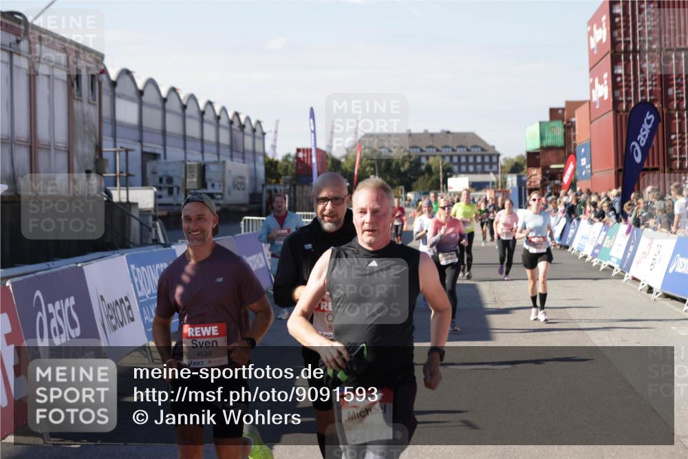 03.10.2025 - Köhlbrandbrückenlauf Jannik Wohlers http://msf.ph/oto/9091593 03.10.2025 13:19:51 Ziel 4376, 4539, 4981, 5047, 5059, 5148, 5647, 5648, 5650, 5656, 5657, 5704, 5841, 5931, 6068, 6414, 6509, 6567, 6568, 6660, 6663, 6730 meine-sportfotos.de