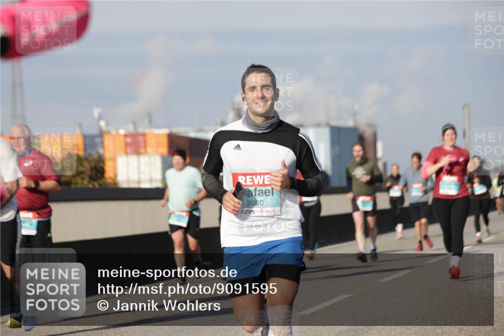 03.10.2025 - Köhlbrandbrückenlauf Jannik Wohlers http://msf.ph/oto/9091595 03.10.2025 09:59:31 Position 3 1820 meine-sportfotos.de