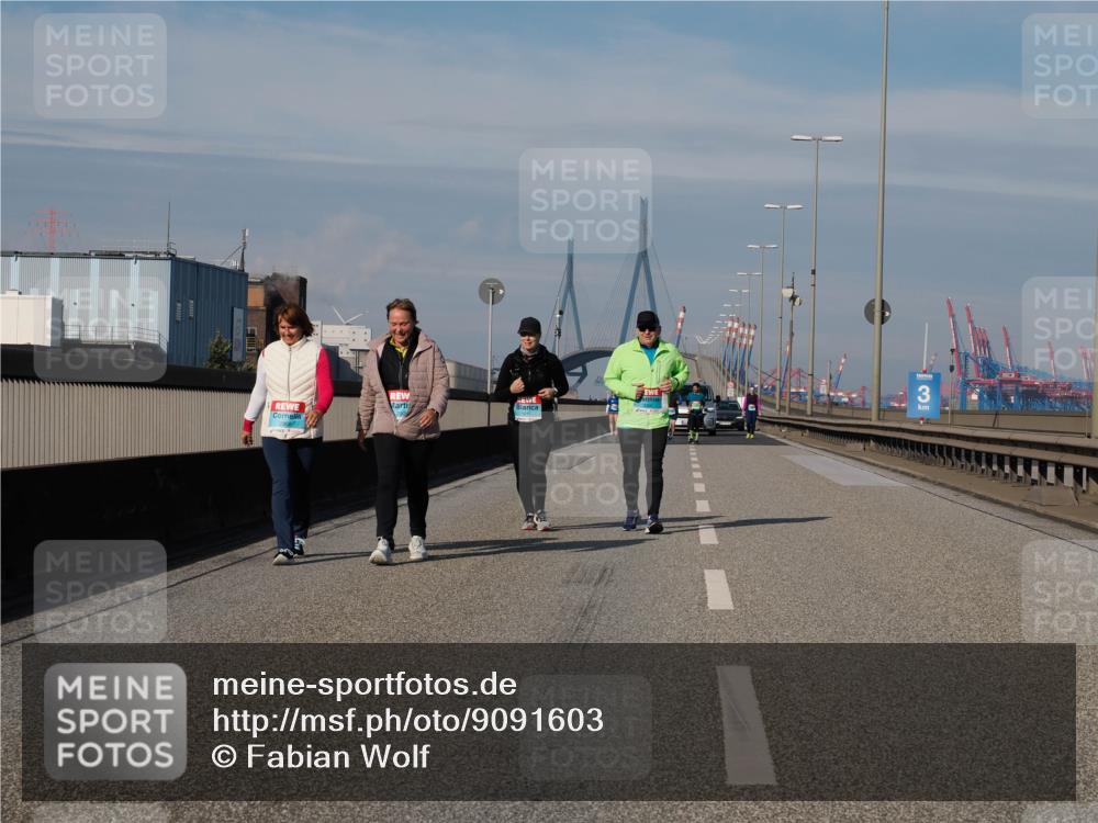 03.10.2025 - Köhlbrandbrückenlauf Fabian Wolf http://msf.ph/oto/9091603 03.10.2025 10:27:47 Position 3 3 meine-sportfotos.de