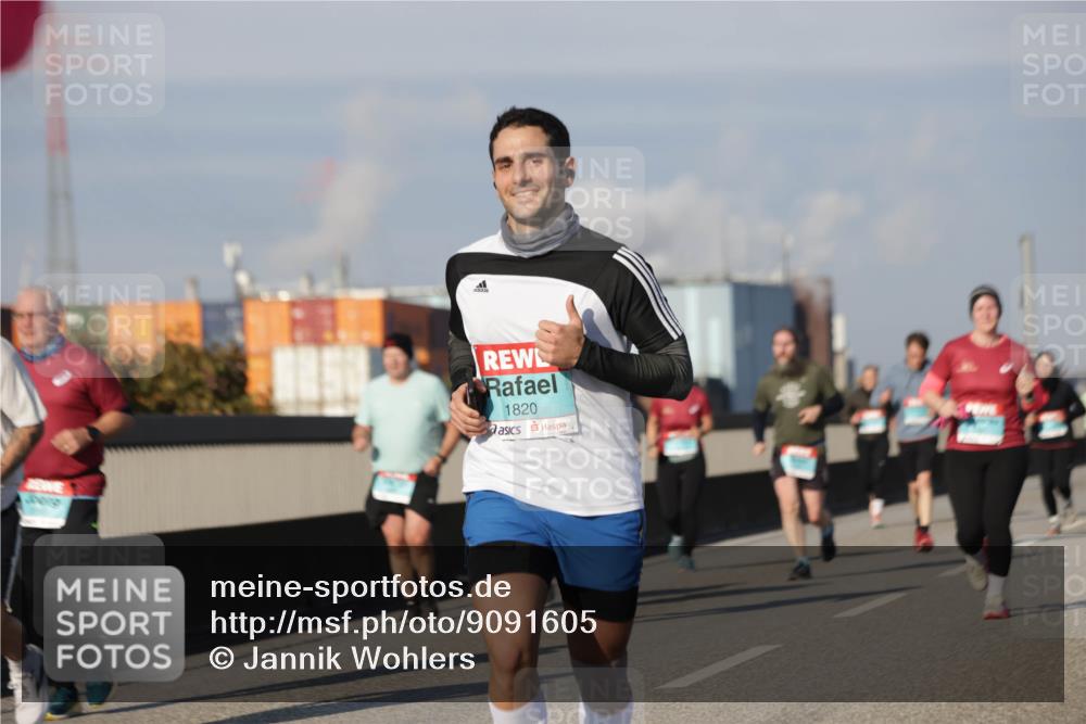 03.10.2025 - Köhlbrandbrückenlauf Jannik Wohlers http://msf.ph/oto/9091605 03.10.2025 09:59:31 Position 3 1820 meine-sportfotos.de