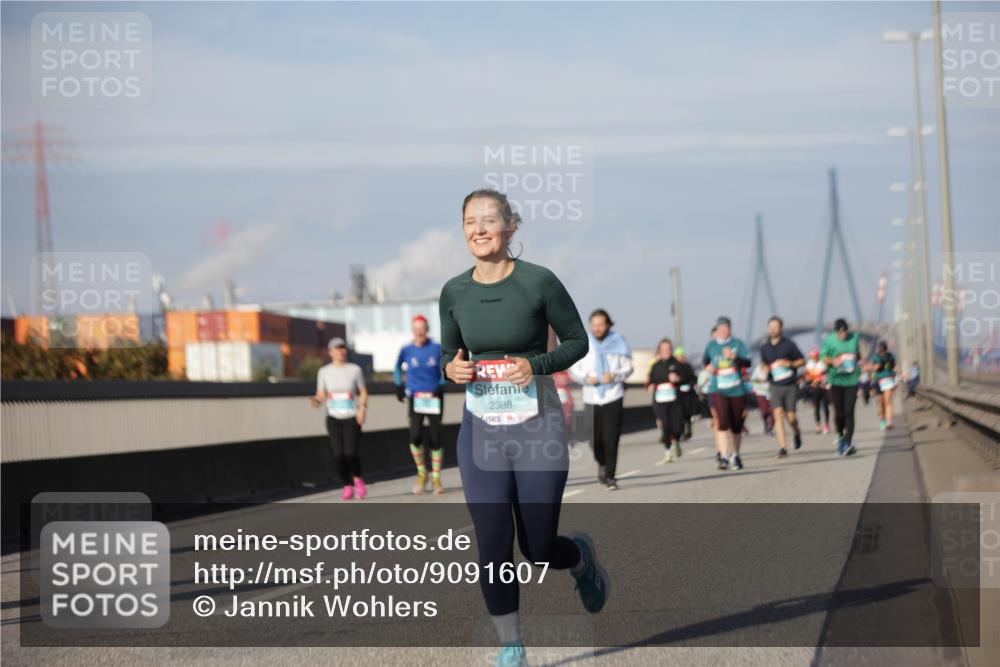 03.10.2025 - Köhlbrandbrückenlauf Jannik Wohlers http://msf.ph/oto/9091607 03.10.2025 10:11:08 Position 3 2388 meine-sportfotos.de