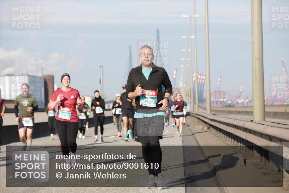 03.10.2025 - Köhlbrandbrückenlauf Jannik Wohlers http://msf.ph/oto/9091610 03.10.2025 09:59:33 Position 3 1591, 2778 meine-sportfotos.de