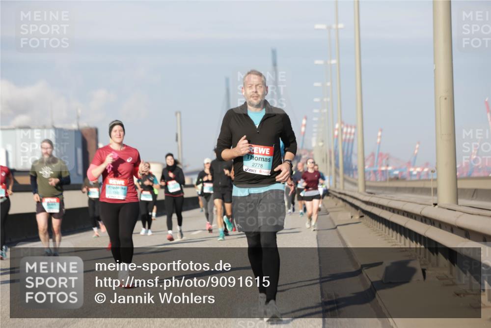 03.10.2025 - Köhlbrandbrückenlauf Jannik Wohlers http://msf.ph/oto/9091615 03.10.2025 09:59:33 Position 3 1591, 2778 meine-sportfotos.de
